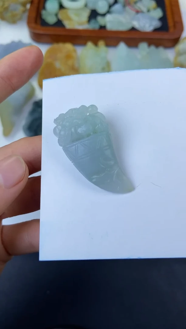 【闪购商品】定制翡翠未镶嵌牙