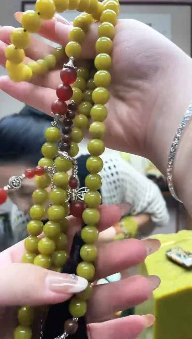 未镶嵌岫玉吊坠··