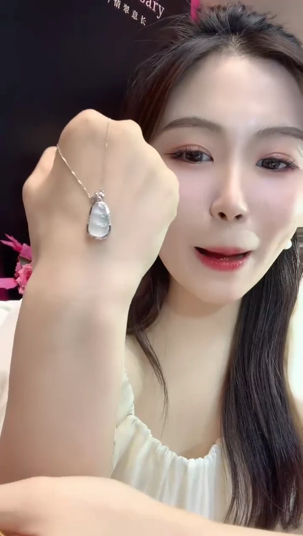 翡翠18K金镶嵌项链D1翡翠