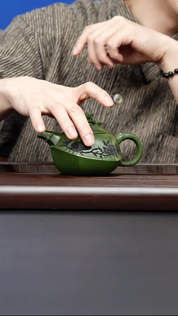 茶壶紫砂宜兴紫砂 一鸣惊人 民国绿泥 范家群783