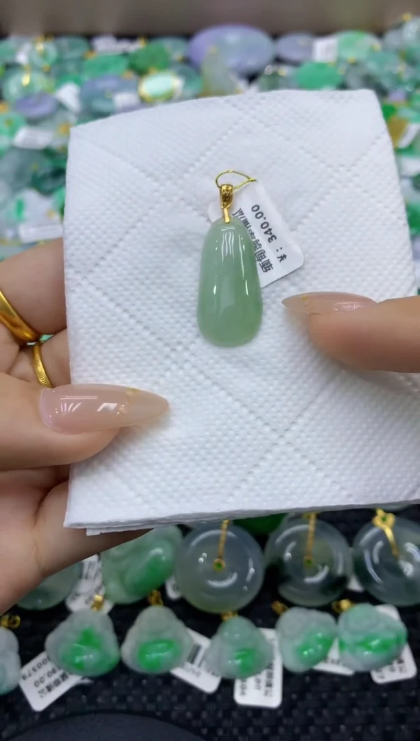 颈饰未镶嵌翡翠天然缅甸翡翠A货
