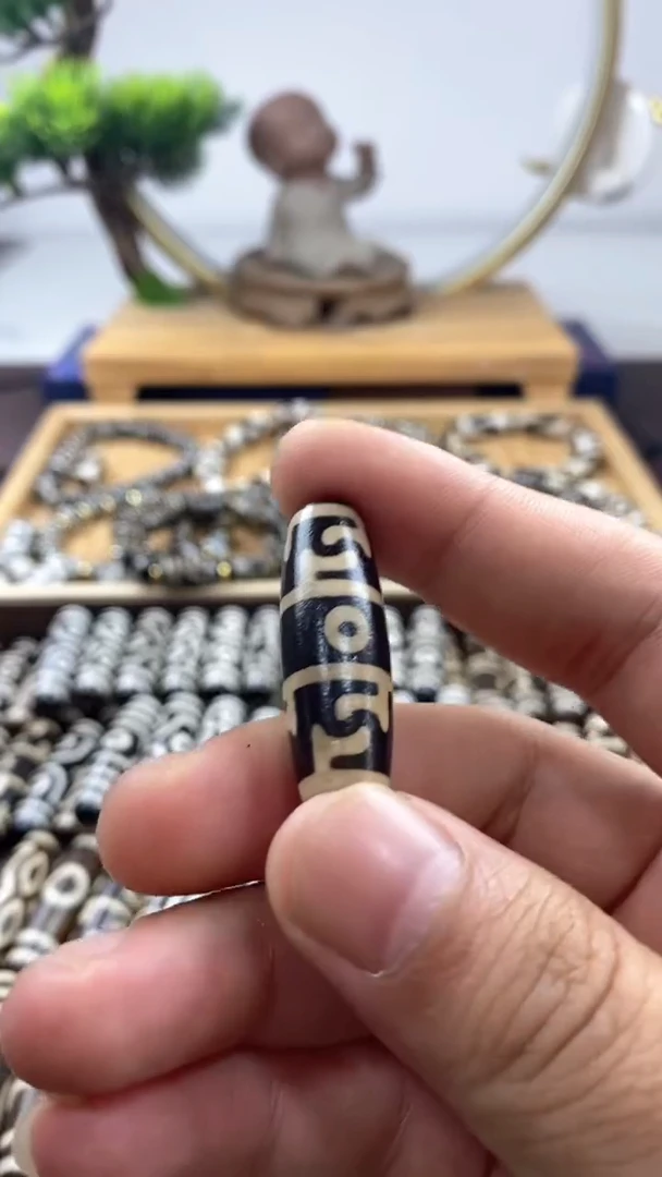 玛瑙/玉髓散珠岁**梭天珠