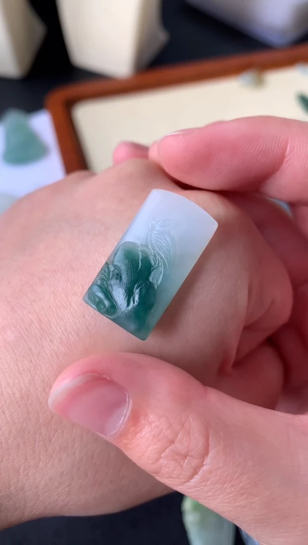 【闪购商品】定制翡翠未镶嵌翡翠
