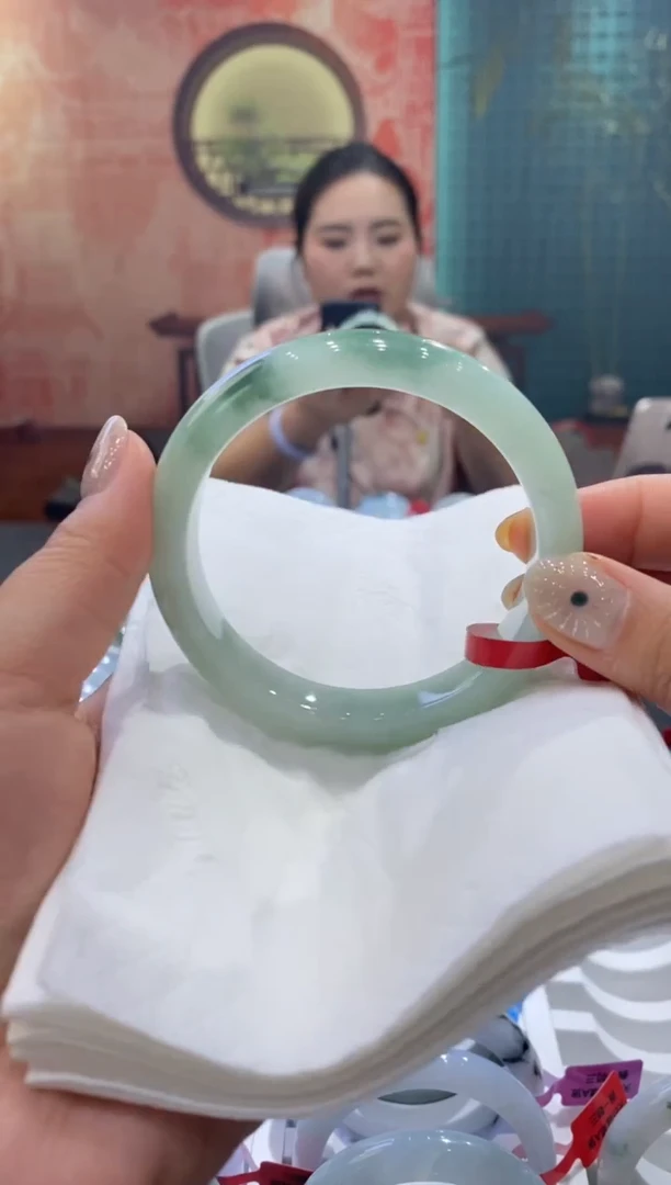 未镶嵌手镯翡翠多人00010904