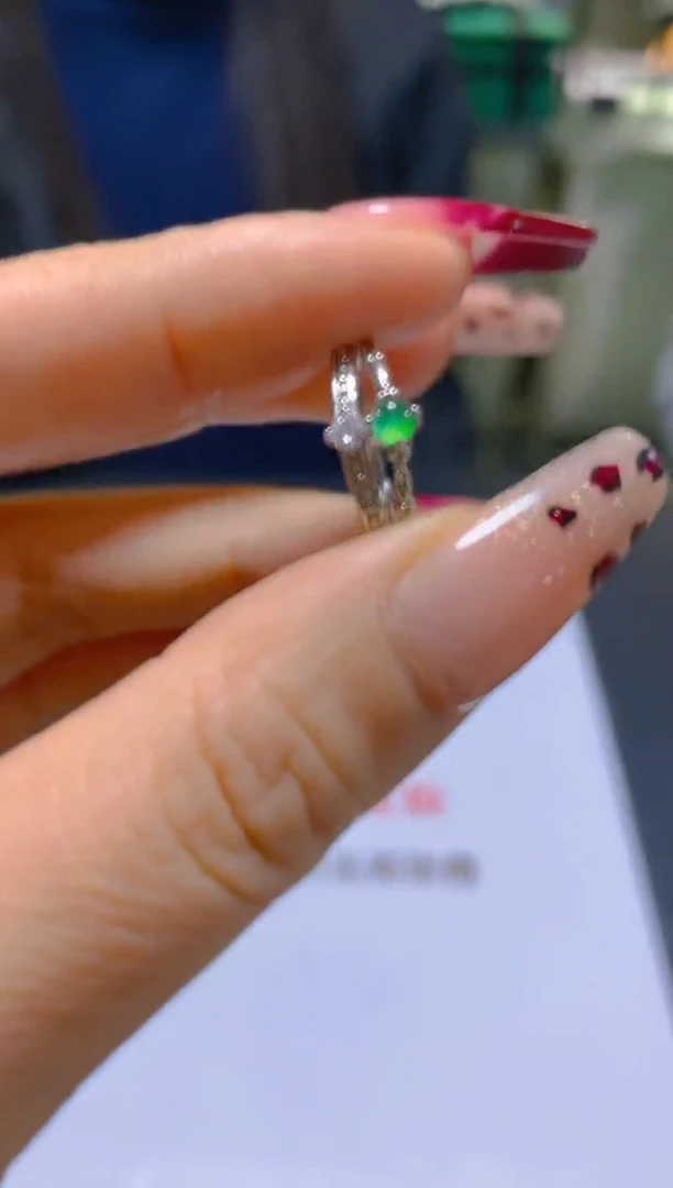 未镶嵌戒指翡翠多样性发一