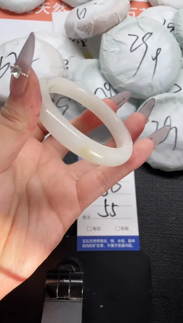 未镶嵌手镯石英质玉80-55