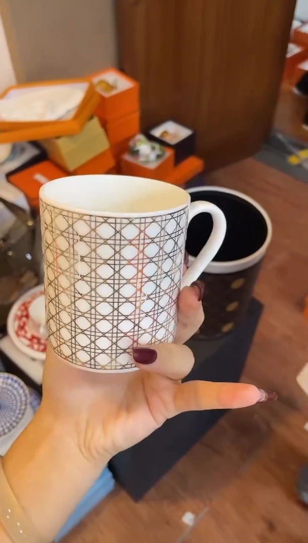 杯鸿辉家品牌瓷器，京东包邮！