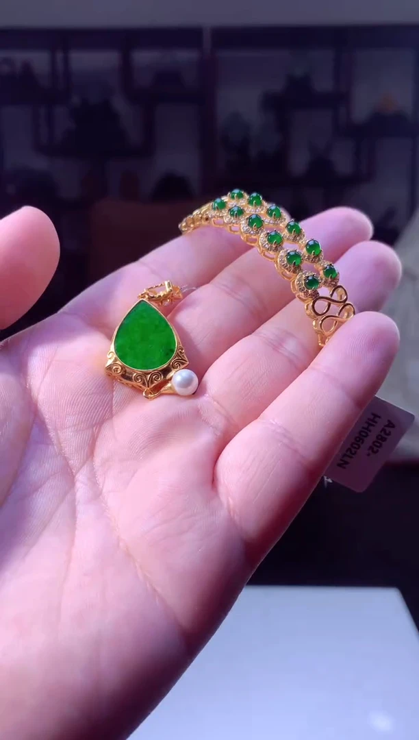 【闪购商品】定制翡翠未镶嵌挂件发货（拍一发一）