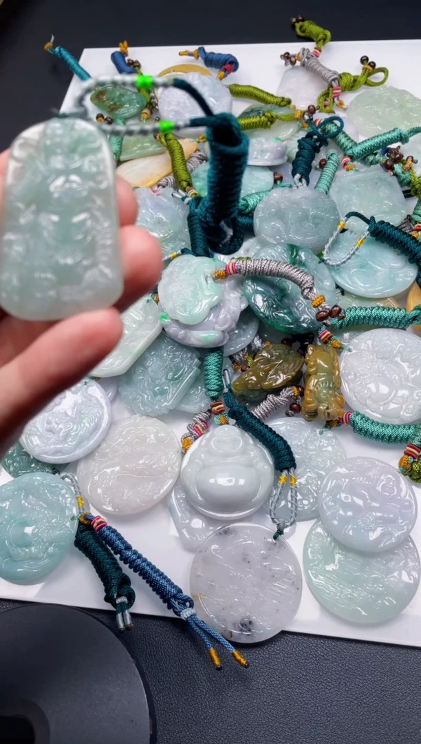 【闪购商品】翡翠颈饰未镶嵌颈链挂件