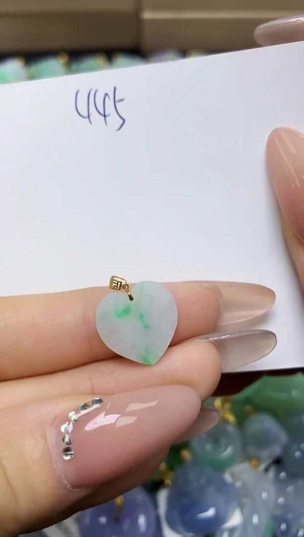 翡翠未镶嵌颈饰天然翡翠A货