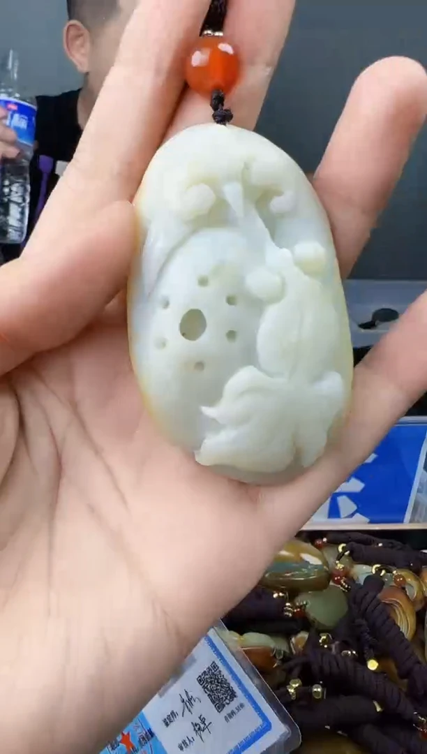 和田玉未镶嵌颈饰1