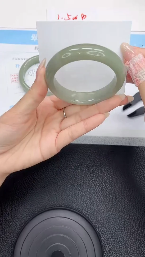 石英质玉手镯未镶嵌52-56.2