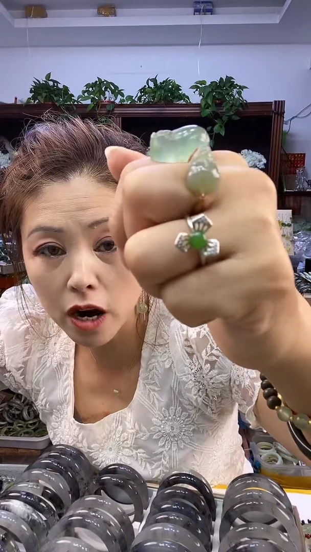 合金蛇纹石玉戒指三叶草多样性发货其中之一