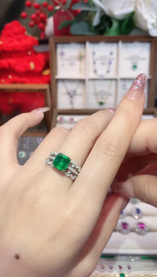 18K金镶嵌戒指祖母绿2.02ct/天然宝石/七天无理由