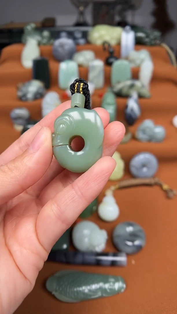 【闪购商品】和田玉颈饰未镶嵌玉猪龙