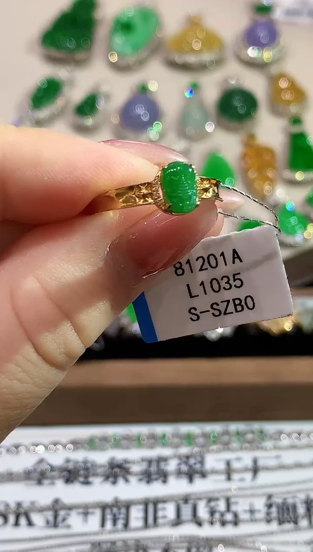 18K金镶嵌戒指翡翠L1035多样性发其一