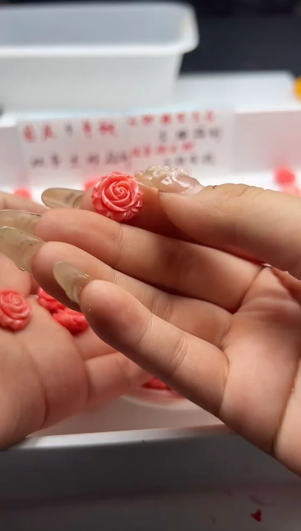 未镶嵌颈饰拼合珍珠（马贝珠）女*王贝双面玫瑰花*3颗