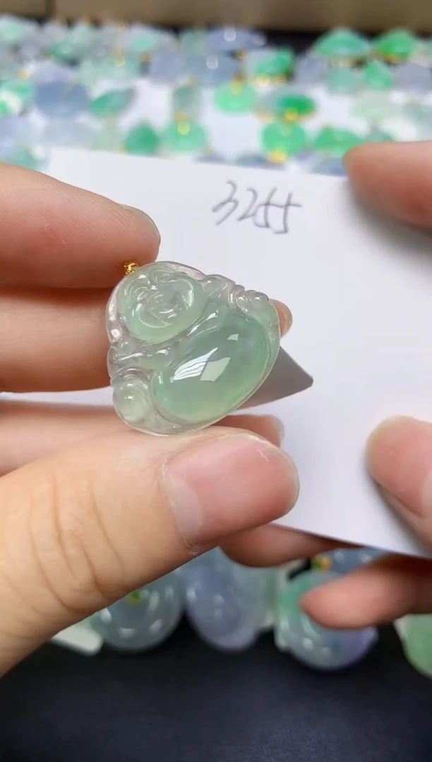 翡翠18K金镶嵌颈饰 天然缅甸翡翠A货