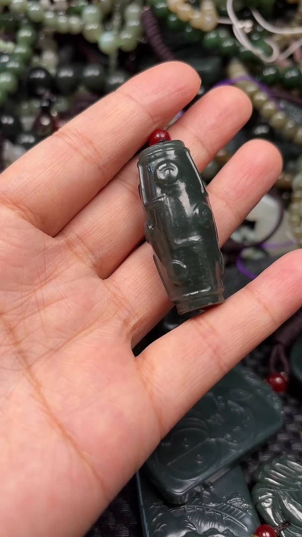 和田玉未镶嵌颈饰1