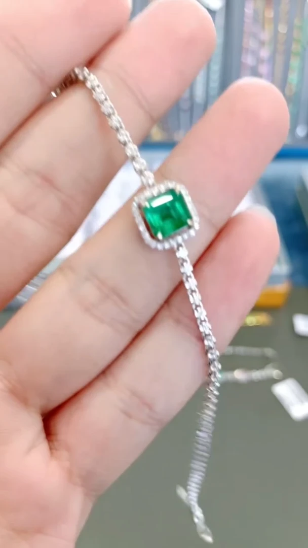 18K金镶嵌手链祖母绿1.7克拉