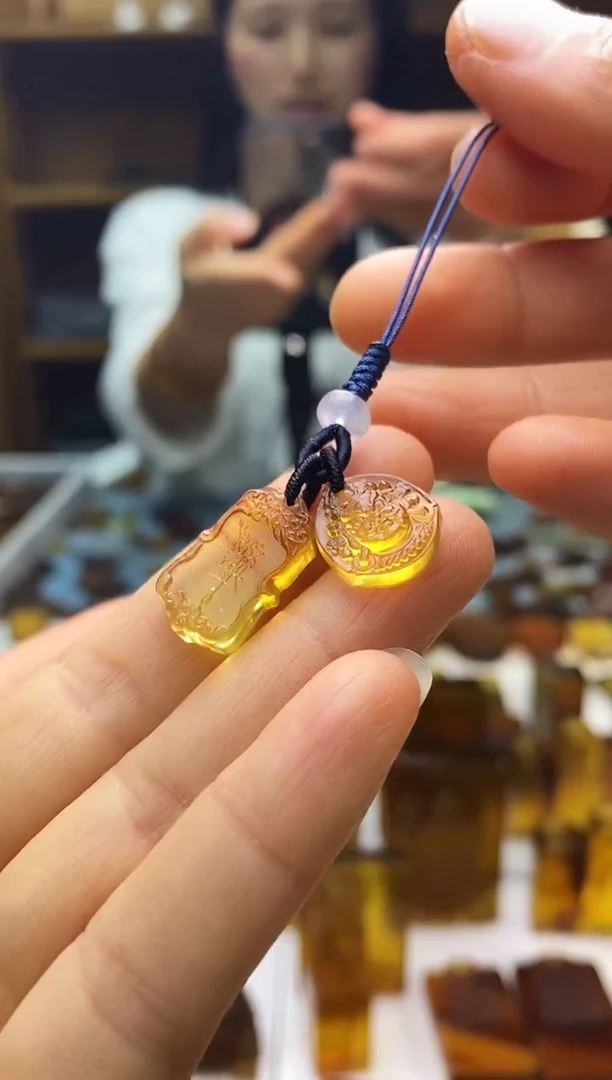 琥珀颈饰未镶嵌SN87-50（紫薇讳+黄财神）