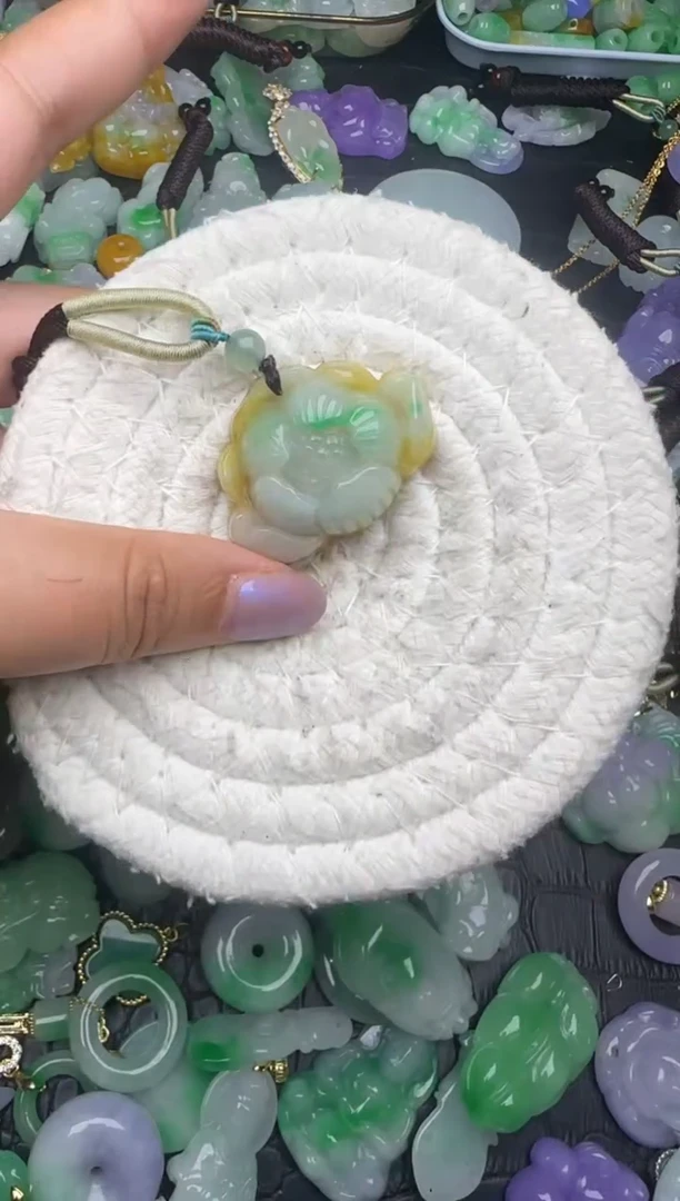 颈饰未镶嵌翡翠缅甸翡翠吊坠