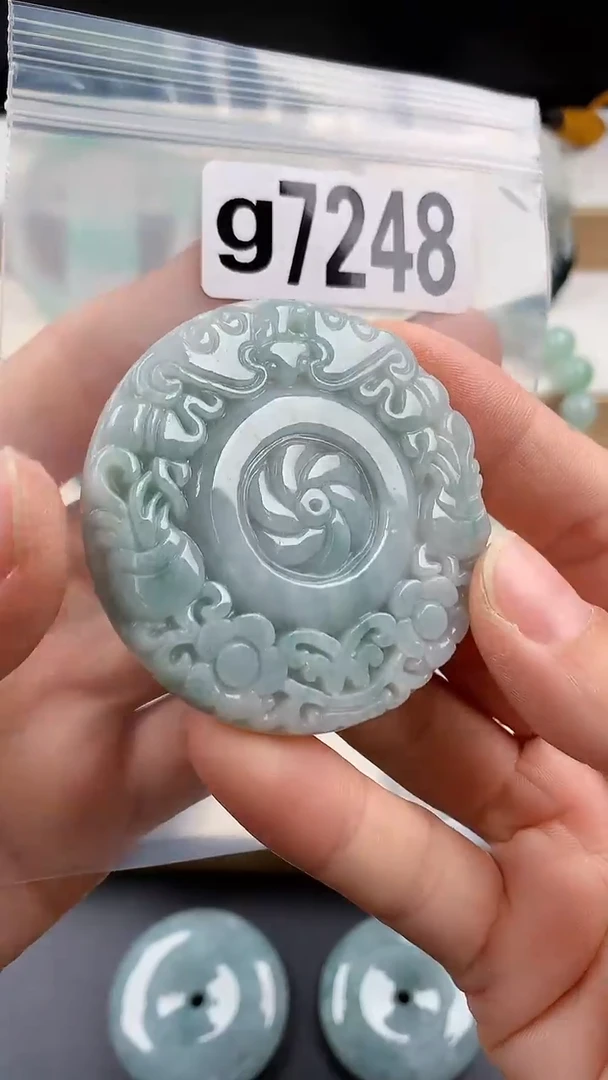 颈饰未镶嵌翡翠天然翡翠吊坠挂件