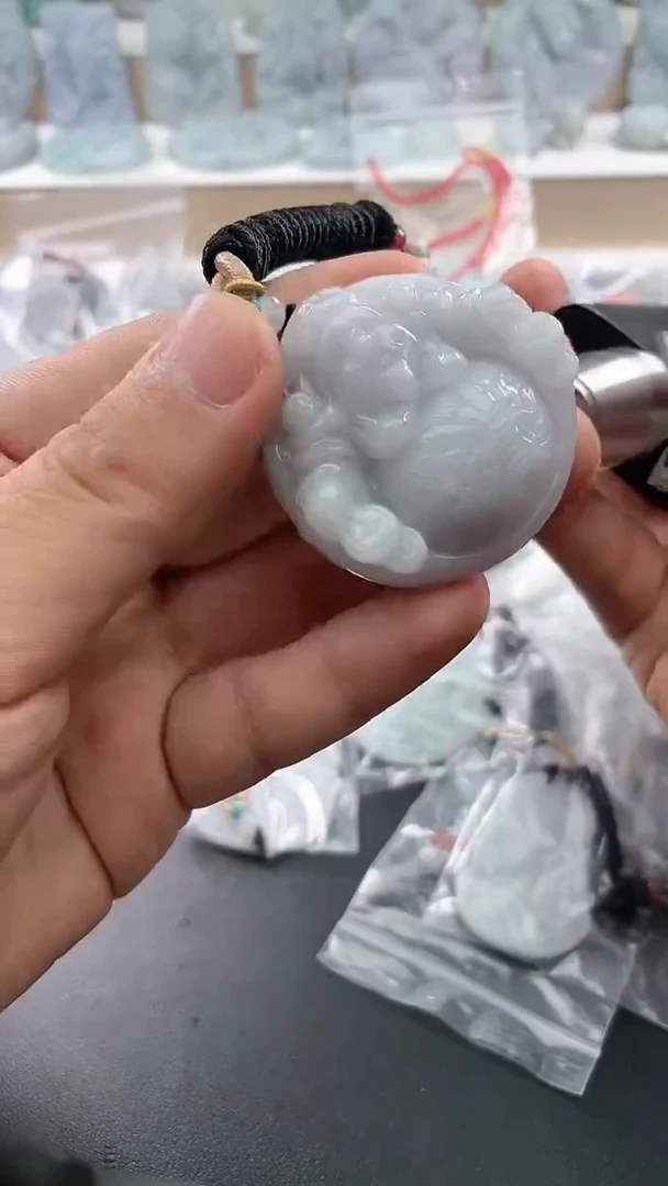 翡翠未镶嵌颈饰..../6/3/ 62