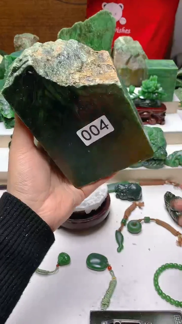 未镶嵌和田玉摆件1