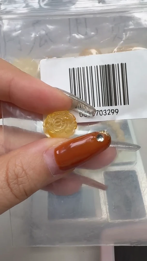 裸石琥珀未镶嵌如图