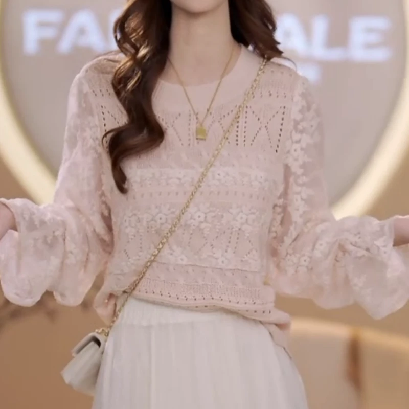 洋气高级感早秋季蕾丝拼接重工圆领长袖上衣休闲小衫女LK2506045