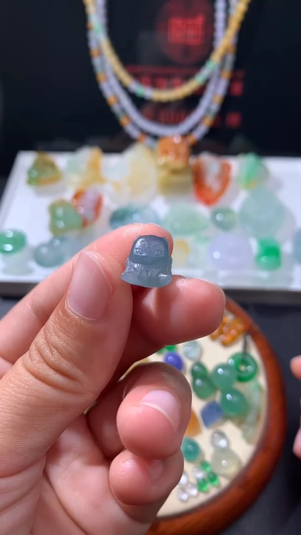 未镶嵌定制翡翠牛*?