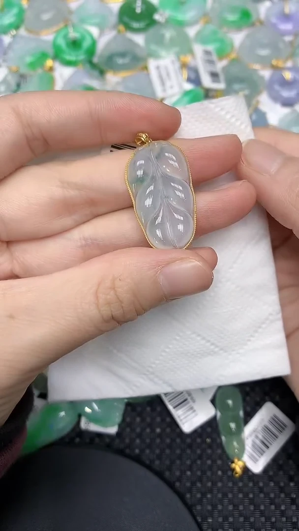 颈饰18K金镶嵌翡翠111111111