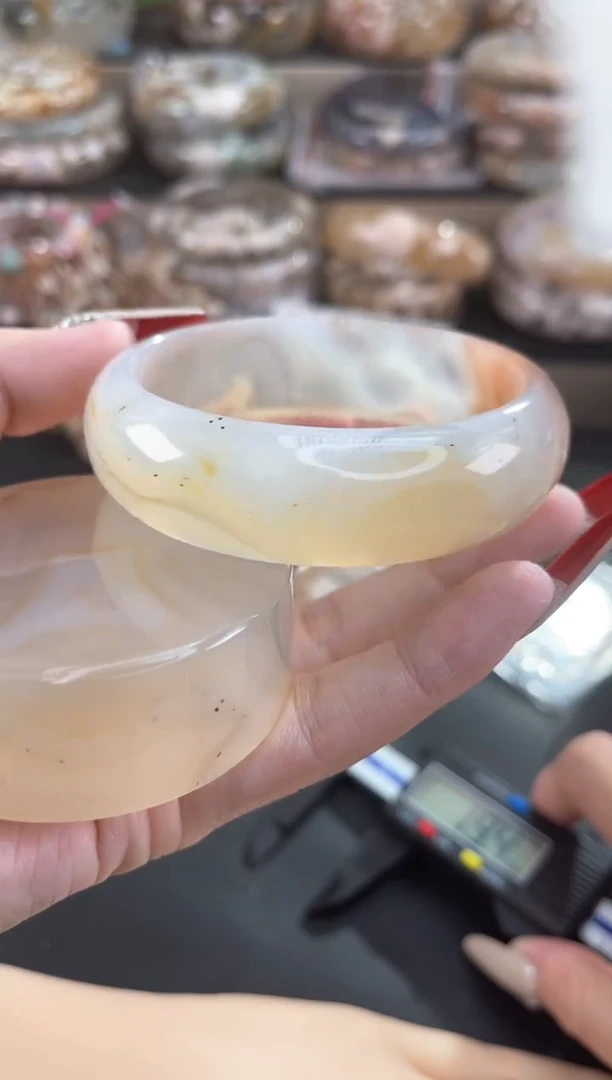 未镶嵌手镯石英质玉61（赠送镯心 不保证完美）