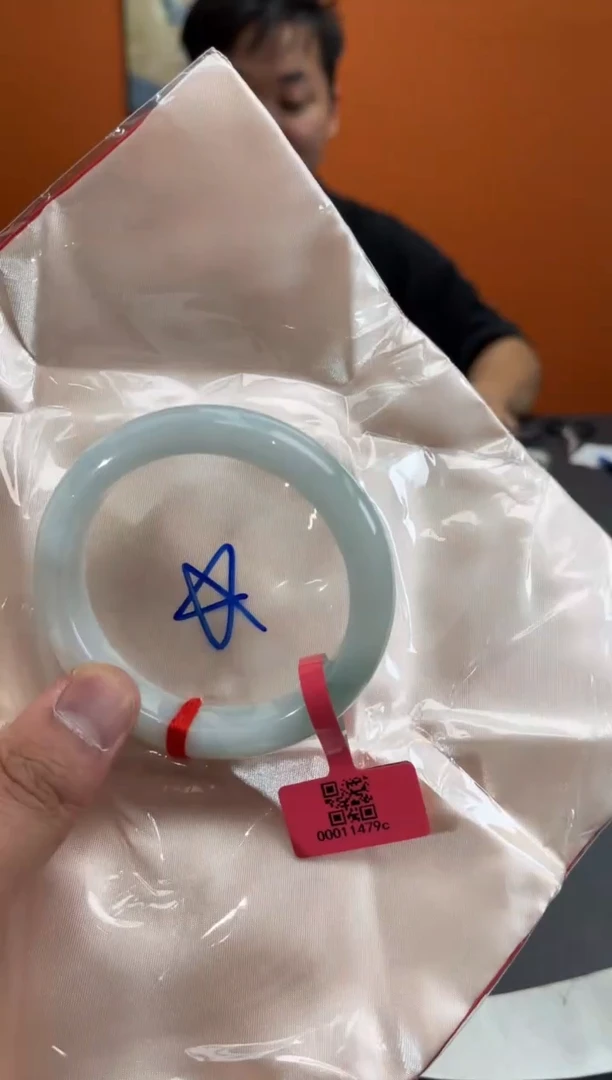 未镶嵌手镯翡翠翡翠手镯