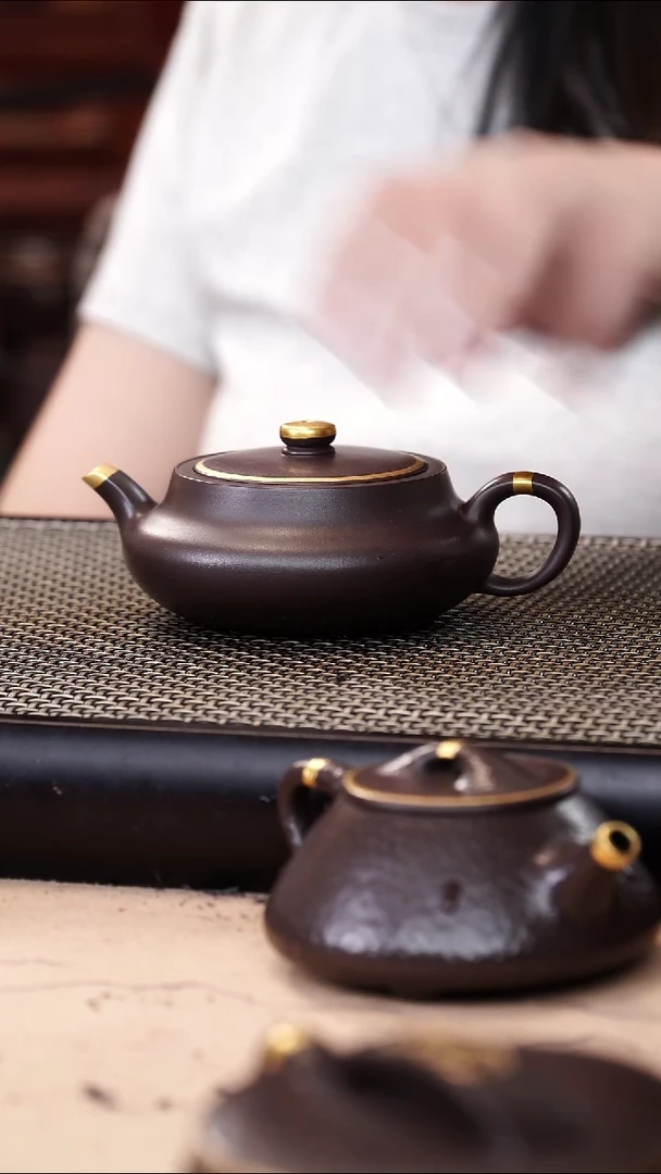 茶壶紫砂四号井茄皮紫泥描金新品桑盘160cc