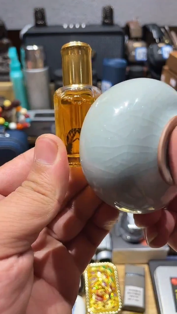 瓷片闪购商品 如图所示