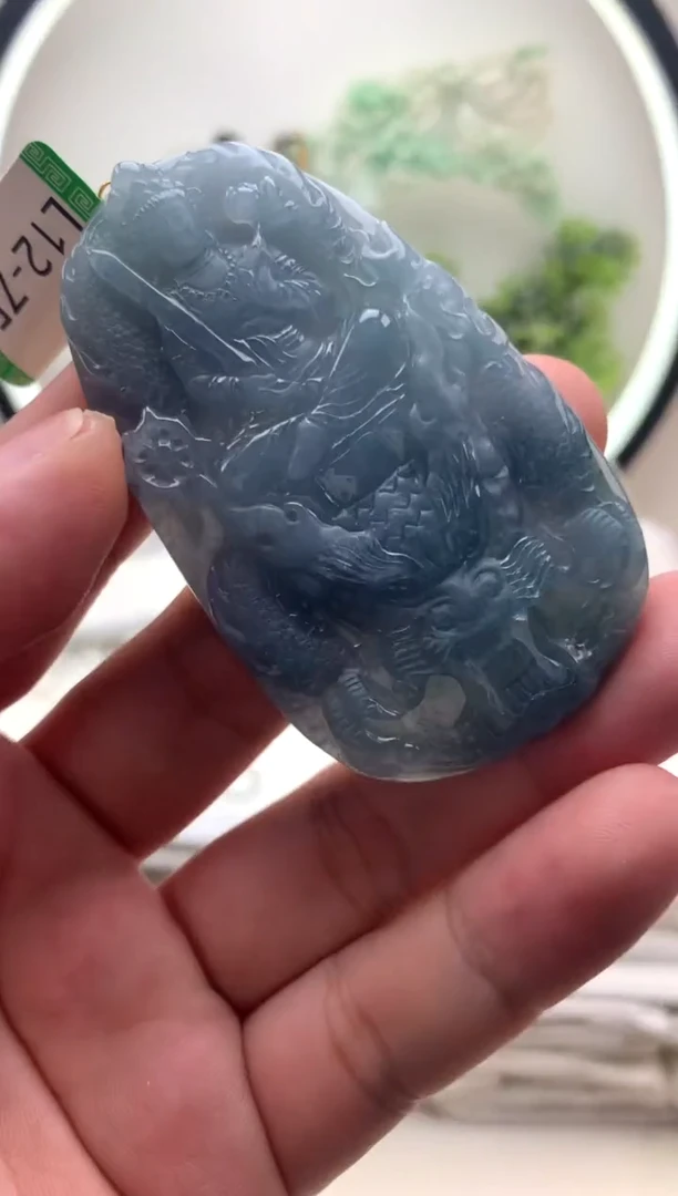颈饰未镶嵌翡翠虚空藏