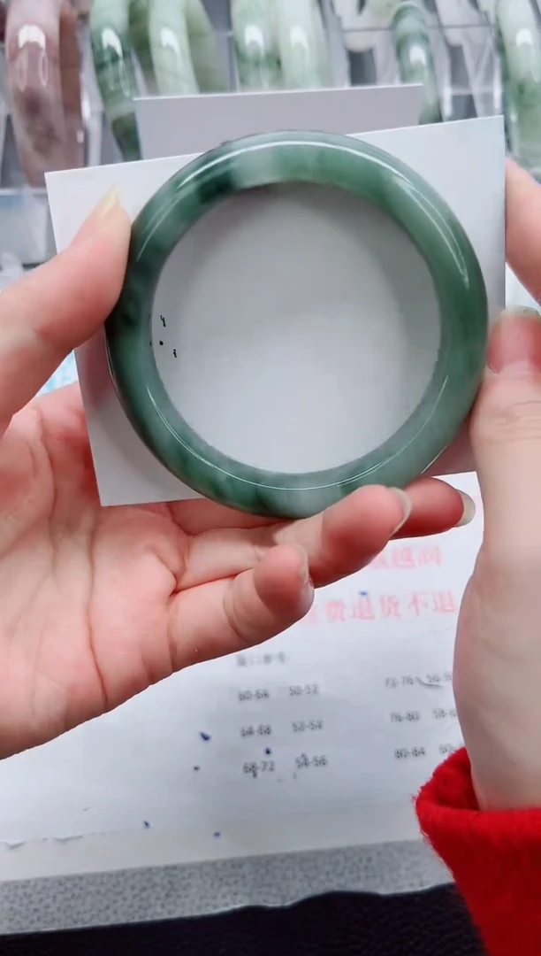 【闪购商品】石英质玉手镯未镶嵌A390-58.5