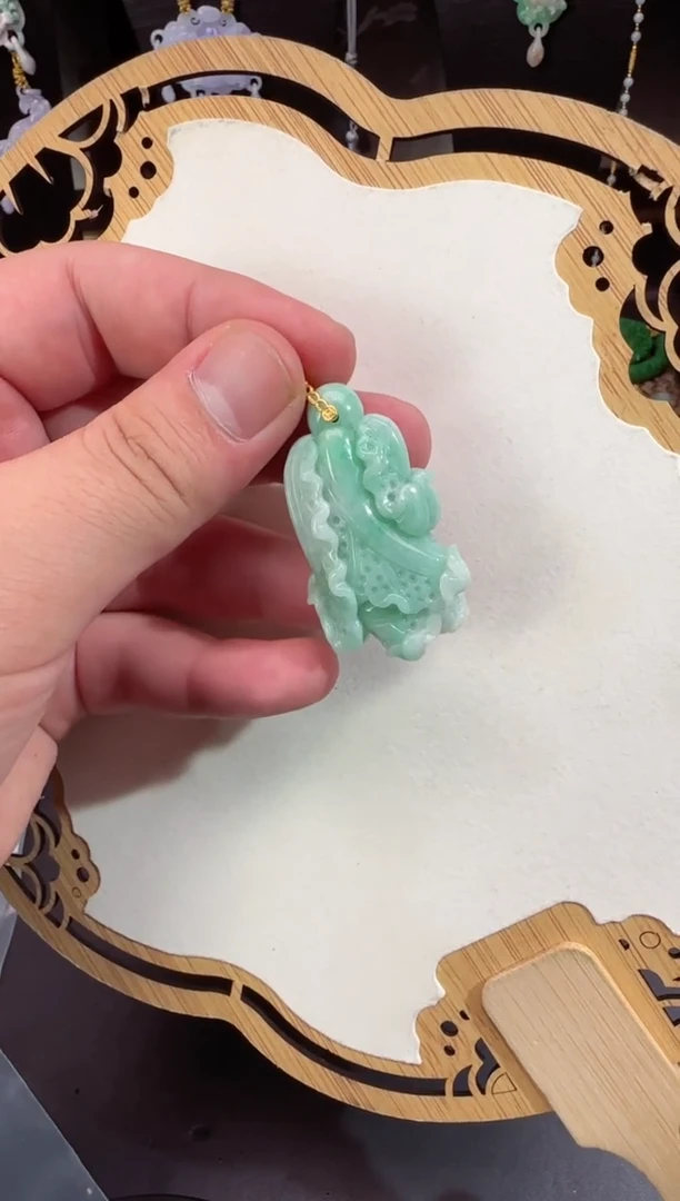 【闪购商品】翡翠颈饰未镶嵌牌子