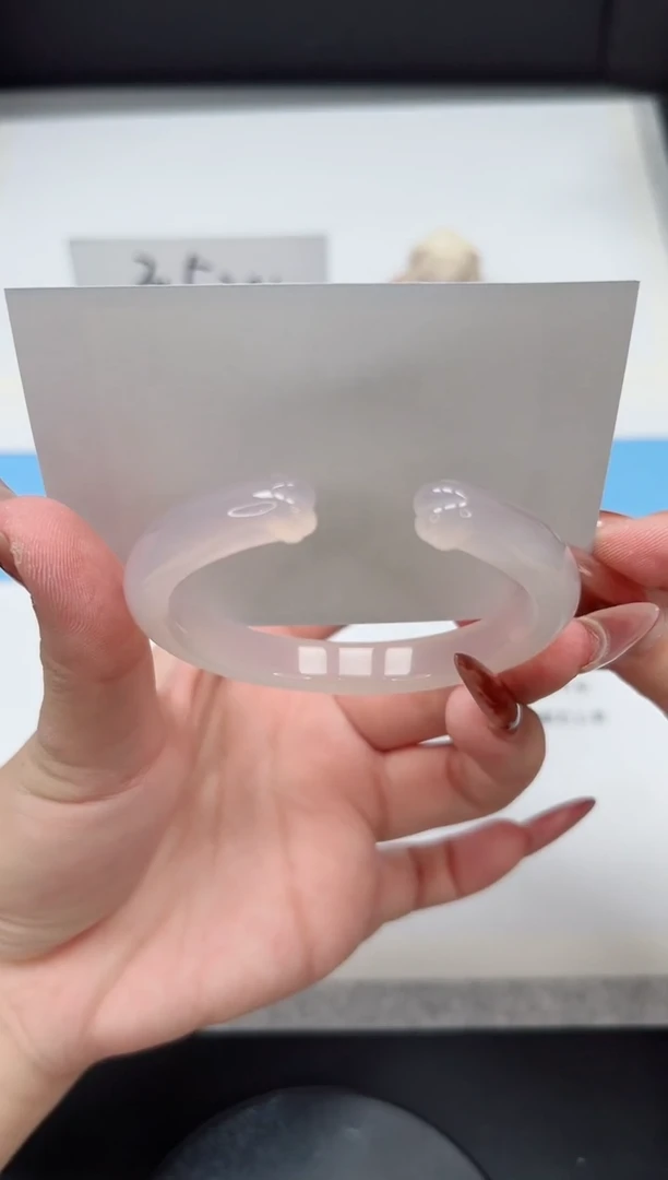 【闪购商品】石英质玉手镯未镶嵌83/猫爪55.6