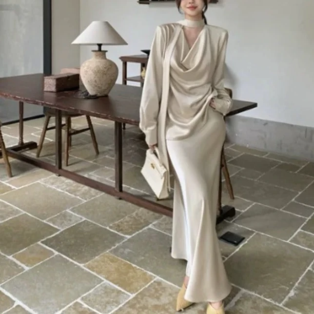 【大脸】气质仿缎面荡领上衣春季高腰直筒半身裙两件套（9295）