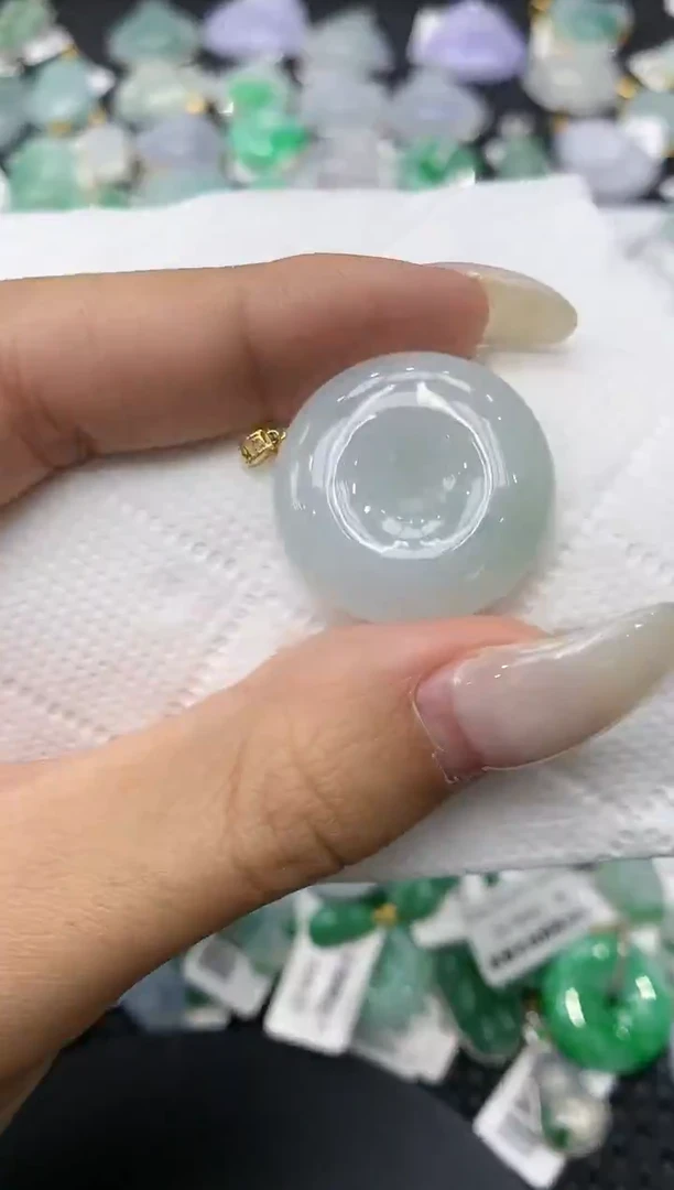 颈饰18K金镶嵌翡翠11111111111