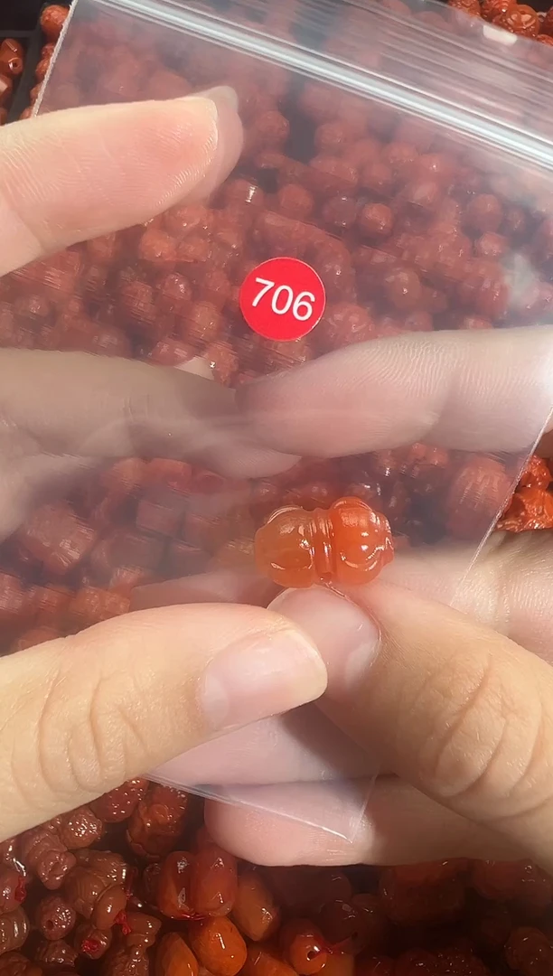 颈饰未镶嵌南红玛瑙1