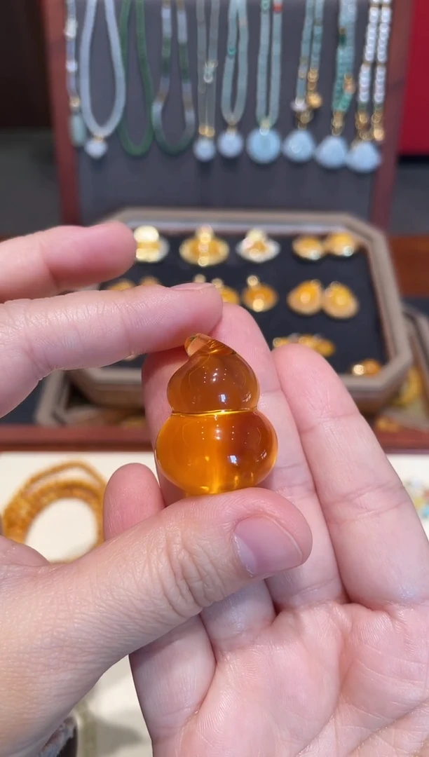 蜜蜡颈饰未镶嵌葫芦