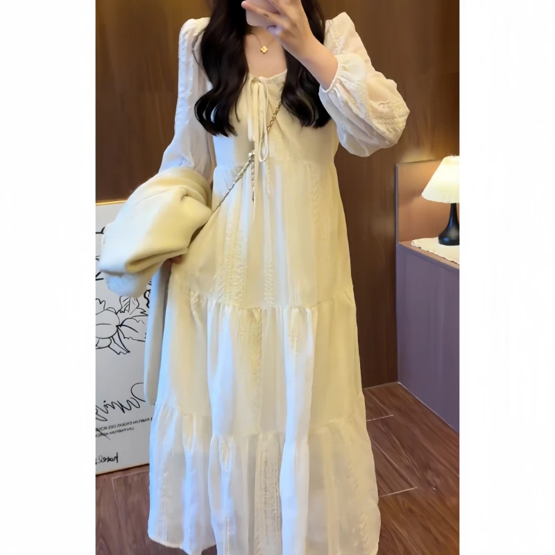 早秋气质风法式甜美温柔风拼接连衣裙系带宽松显瘦V领百搭连衣裙