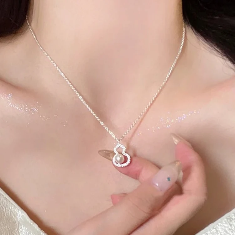 钛钢项链 葫芦珍珠吊坠锁骨链女生新款爆款配饰精致气质小众项链
