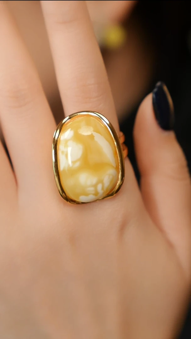 银S925镶嵌蜜蜡戒指漆白妖花戒指