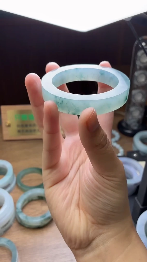 未镶嵌手镯定制翡翠唯*定制