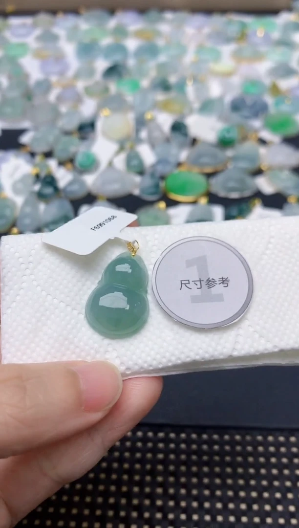颈饰18K金镶嵌翡翠天然缅甸A货翡翠